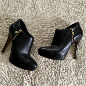 MK York Booties